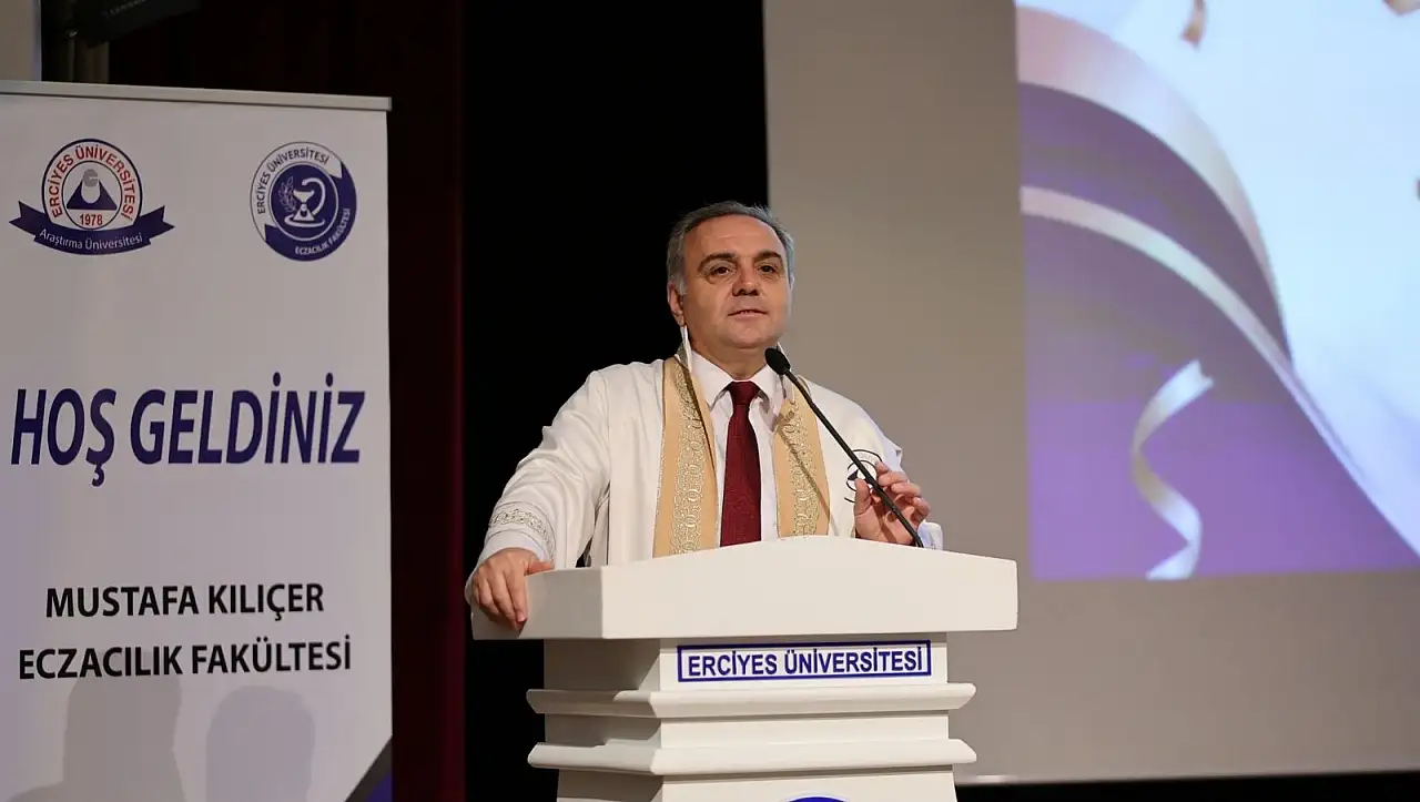 ERÜ'de Eczacılar önlük giydi!
