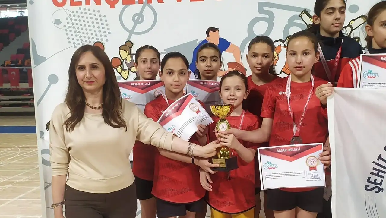 Kayserili sporcular Çorum'dan Türkiye ikincisi olarak döndü!
