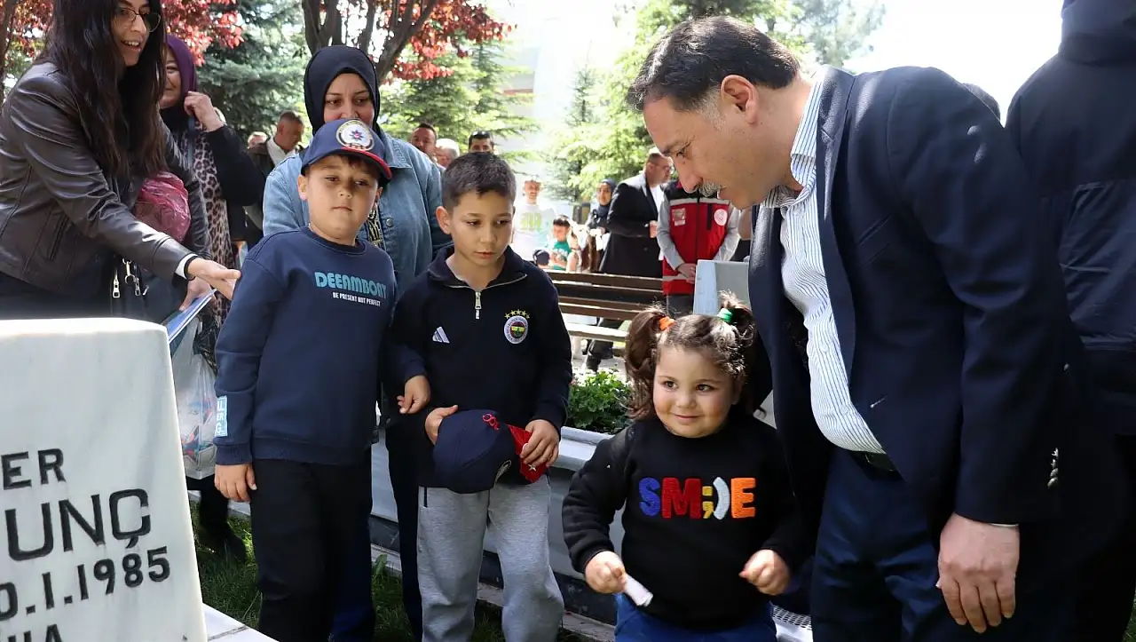 Kayseri'de Bayram Arifesinde İlk Durak Şehitlik Oldu!