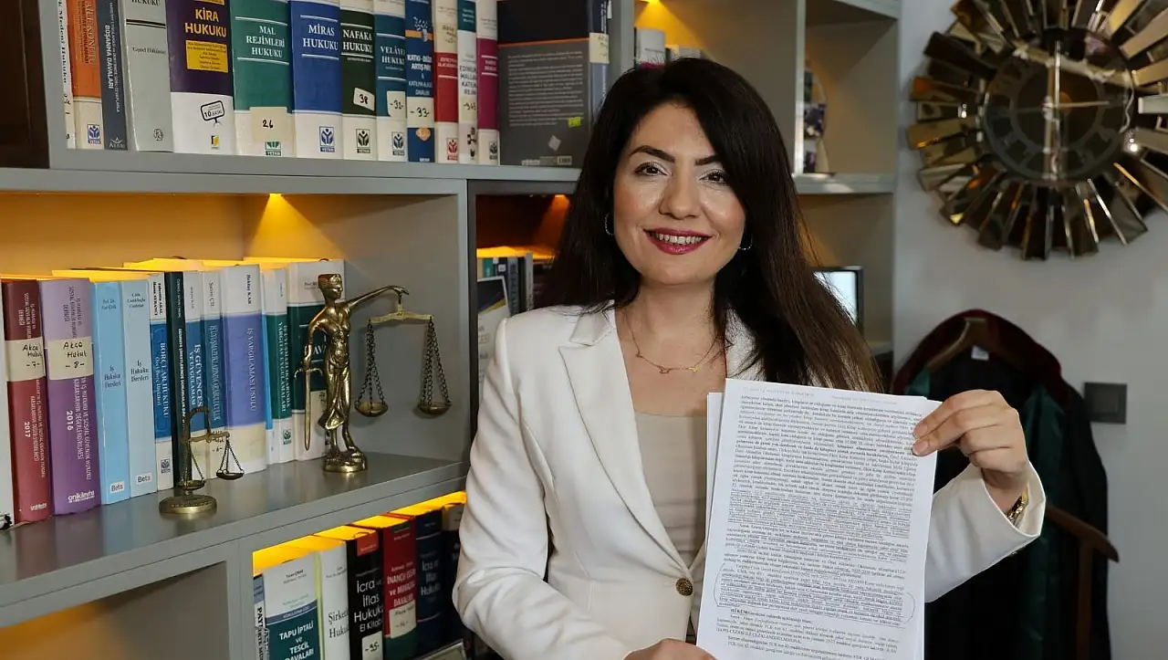 Adana'da özel okulun fahiş fiyatla kitap satışı davasında okul müdürüne hapis!