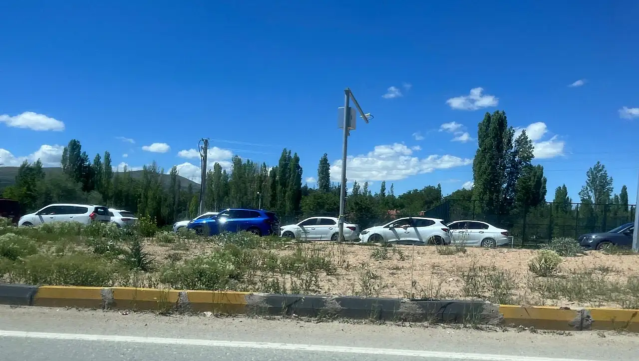 Kayseri-Ankara karayolunda bayram dönüşü yoğunluğu!