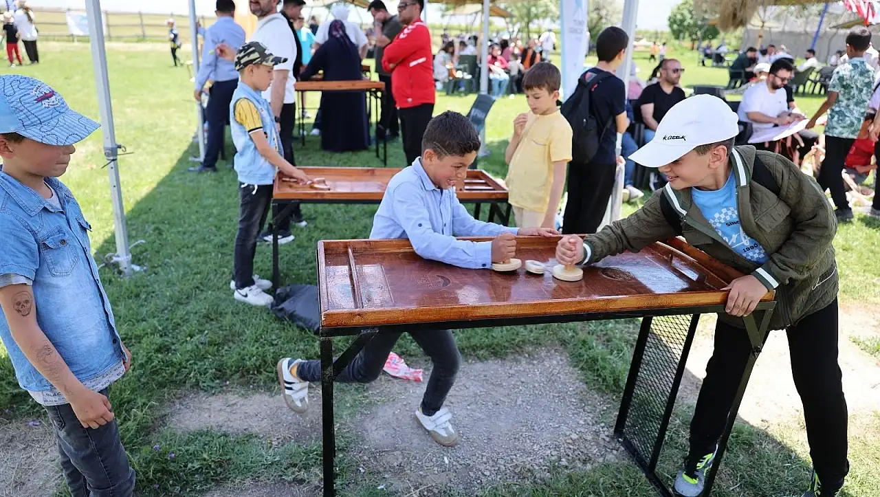 Kayseri'de Uçurtma Şenliği ve Gençlik Buluşması düzenlendi
