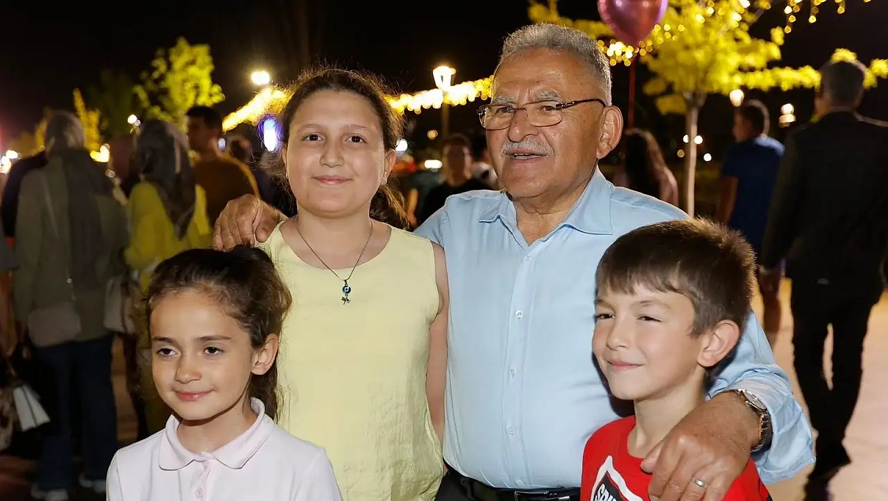 Başkan Büyükkılıç Millet Bahçesi'nde vatandaşlarla bir araya geldi