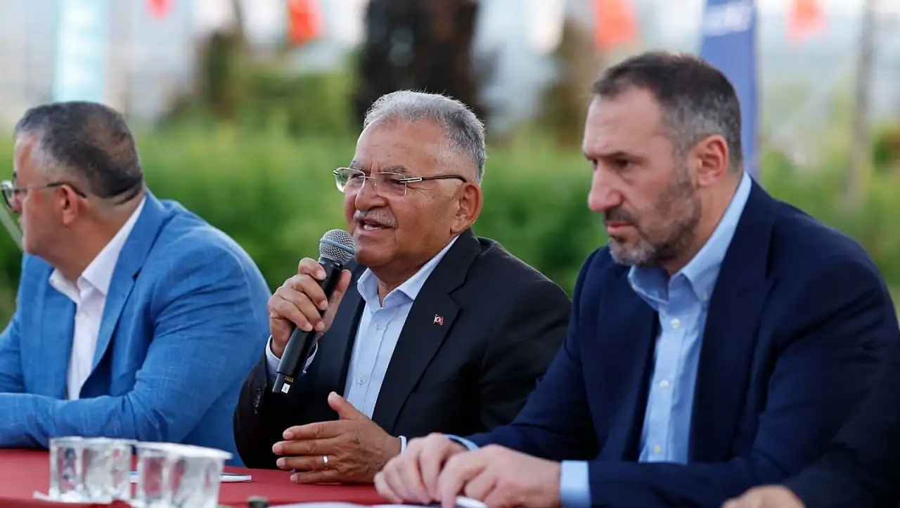 Başkan Büyükkılıç Millet Bahçesi'nde vatandaşlarla bir araya geldi