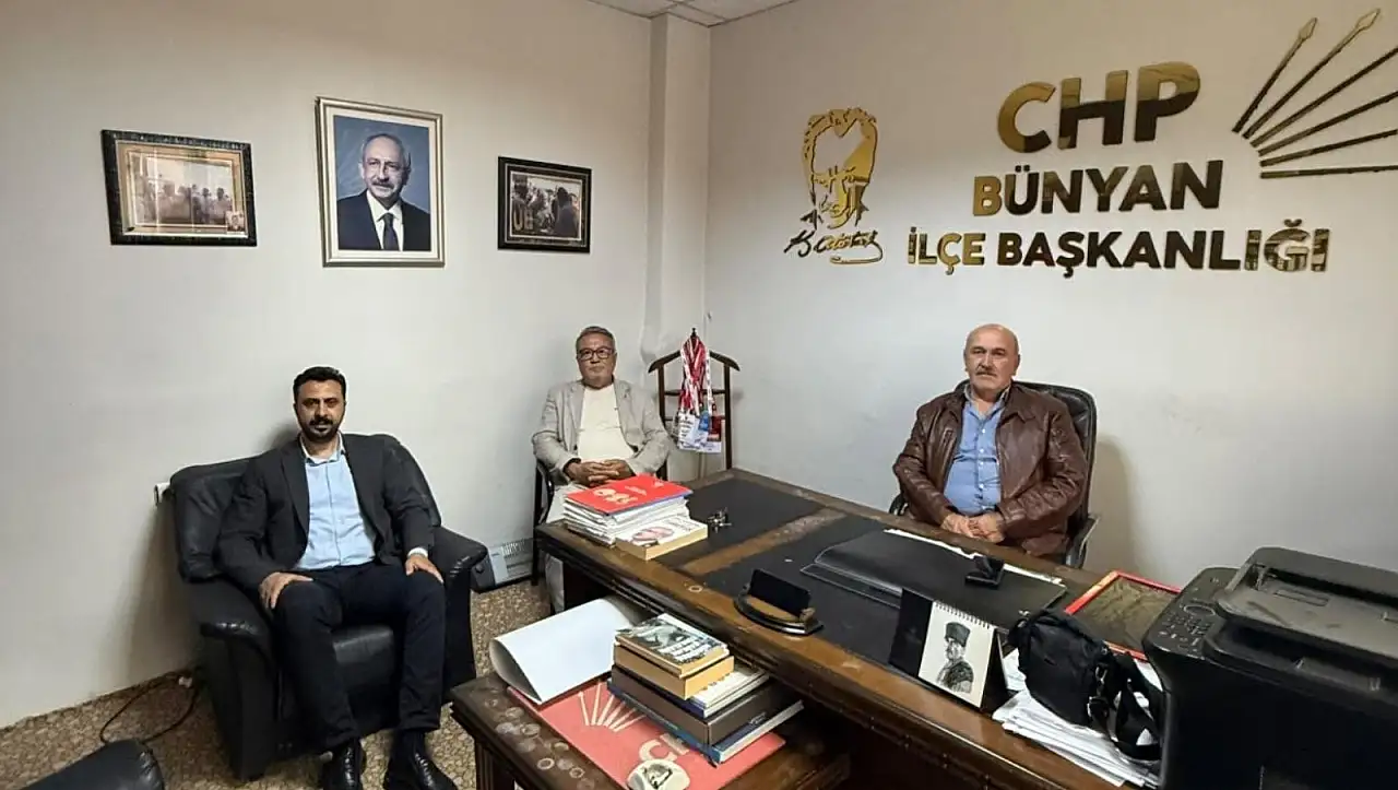 CHP Kayseri'de flaş değerlendirme: Liderlik krizi yerel teşkilatları vurdu - ''Hain'' kelimesi kabul edilemez!