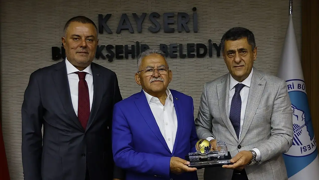 Kayseri'de lojistik zirvesi: UND yönetimi sektör temsilcileriyle buluştu