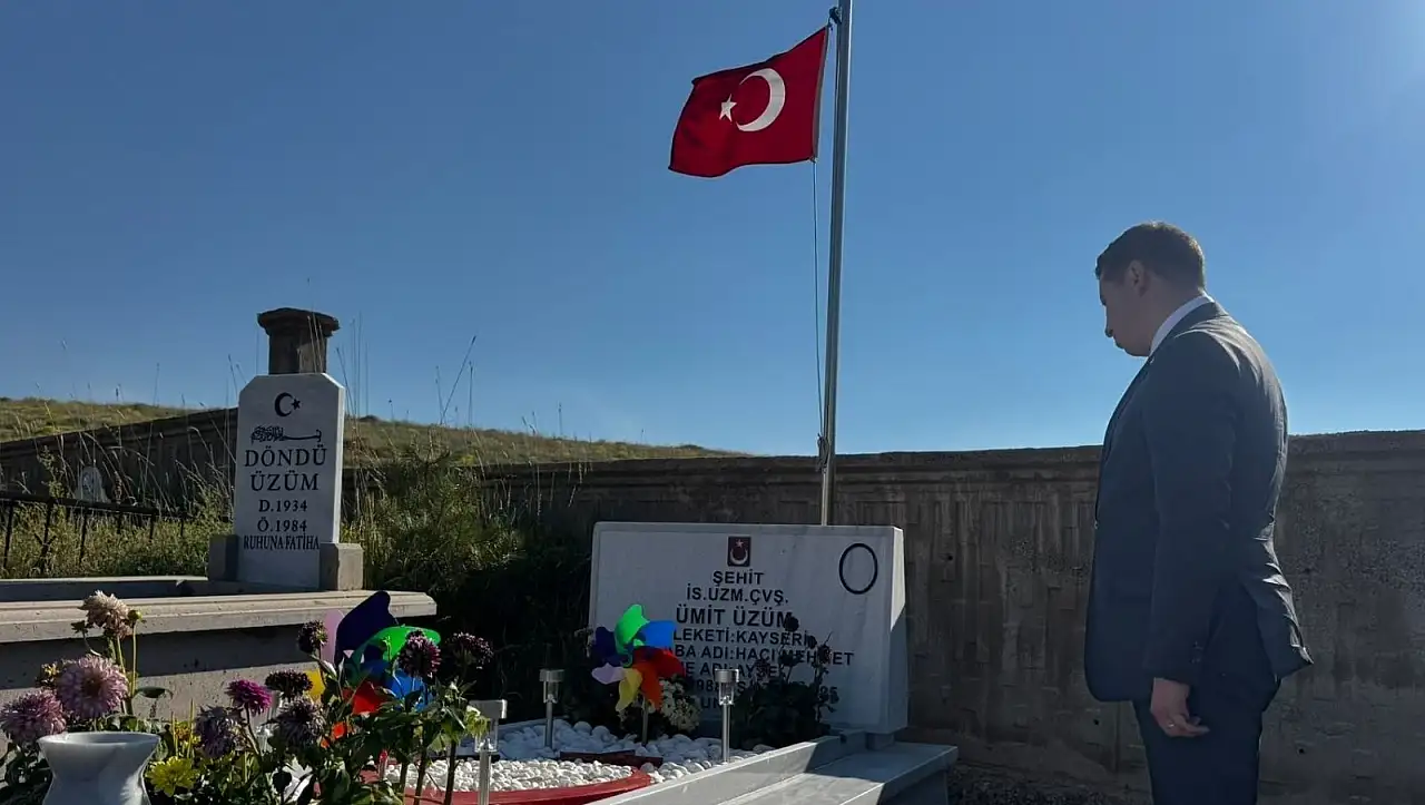 Sarız'da Kaymakam Canol'dan yoğun mesai: Şehitlik, esnaf ve proje ziyareti