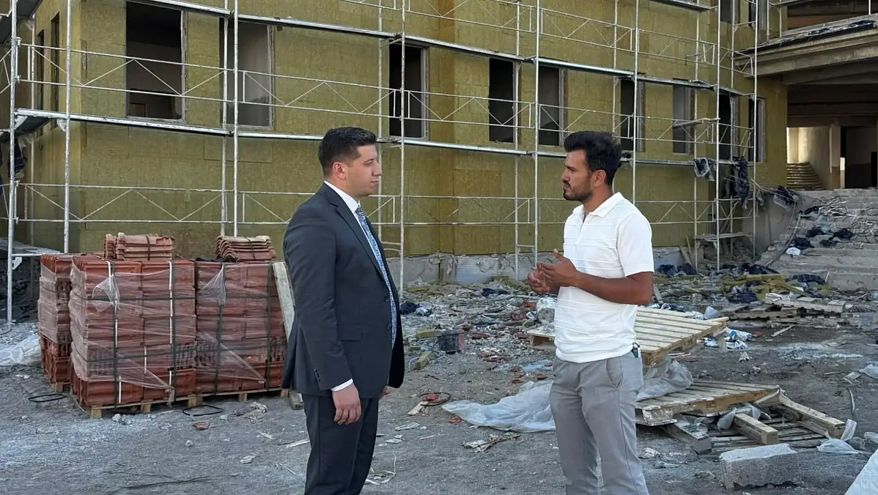 Sarız'da Kaymakam Canol'dan yoğun mesai: Şehitlik, esnaf ve proje ziyareti