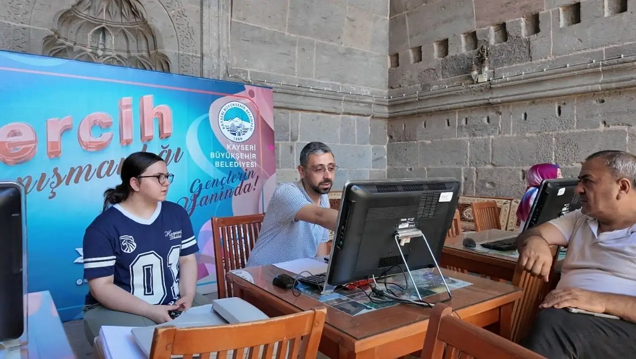 Büyükşehir'in LGS tercih desteği devam ediyor