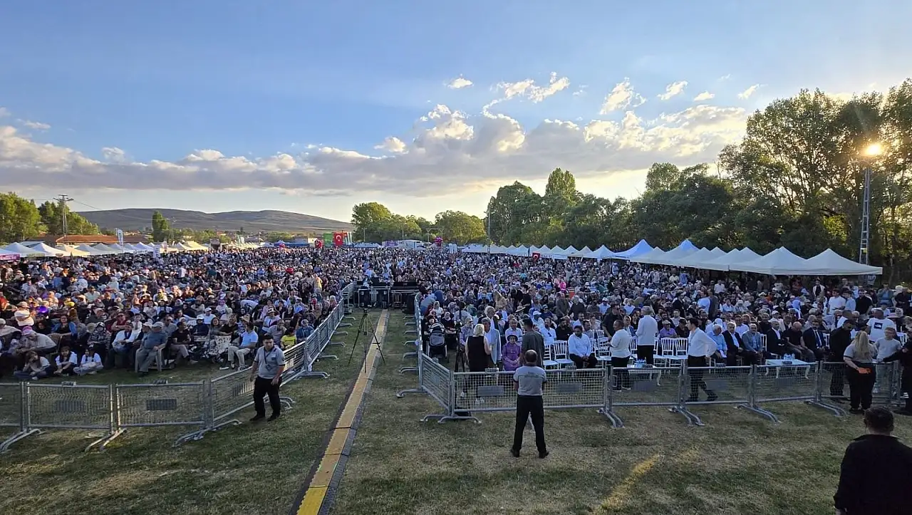 Bayar Özsoy, 10. Uluslararası Uzunyayla Çerkes Kültür Festivali'ne katıldı