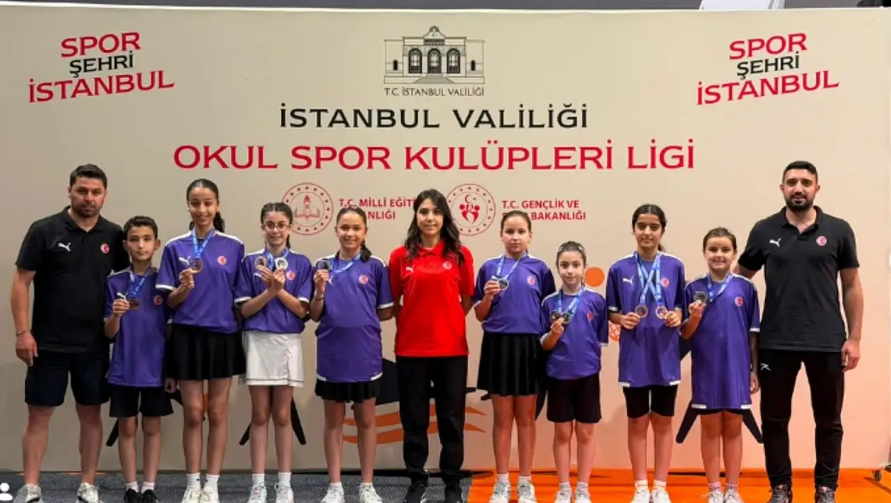 Kayserili badmintonculardan uluslararası turnuvada madalya yağmuru!