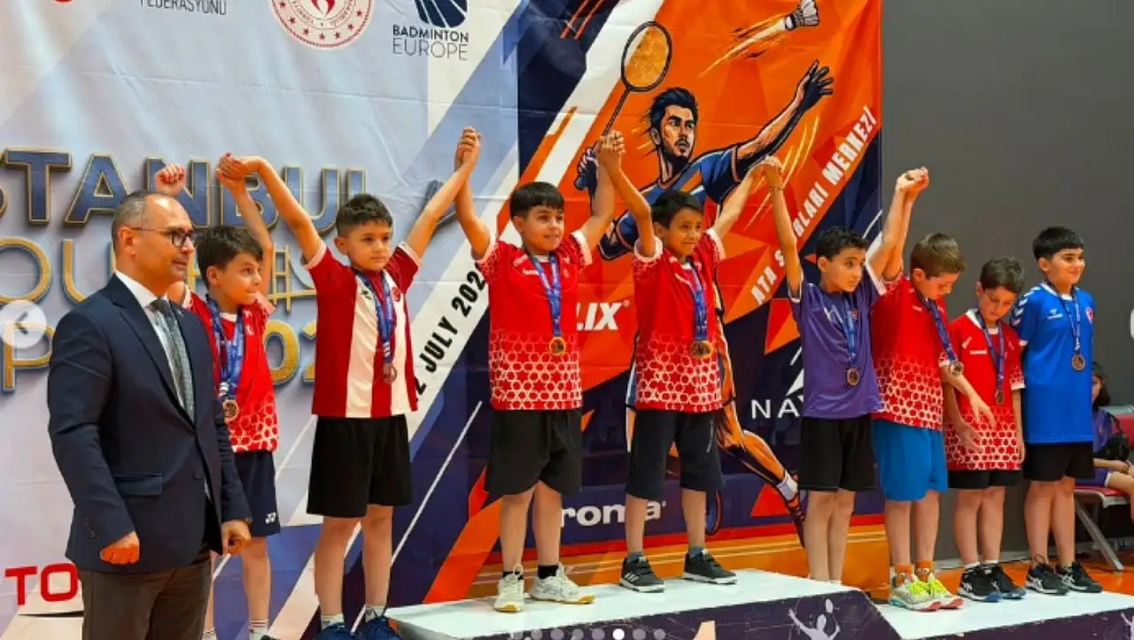 Kayserili badmintonculardan uluslararası turnuvada madalya yağmuru!