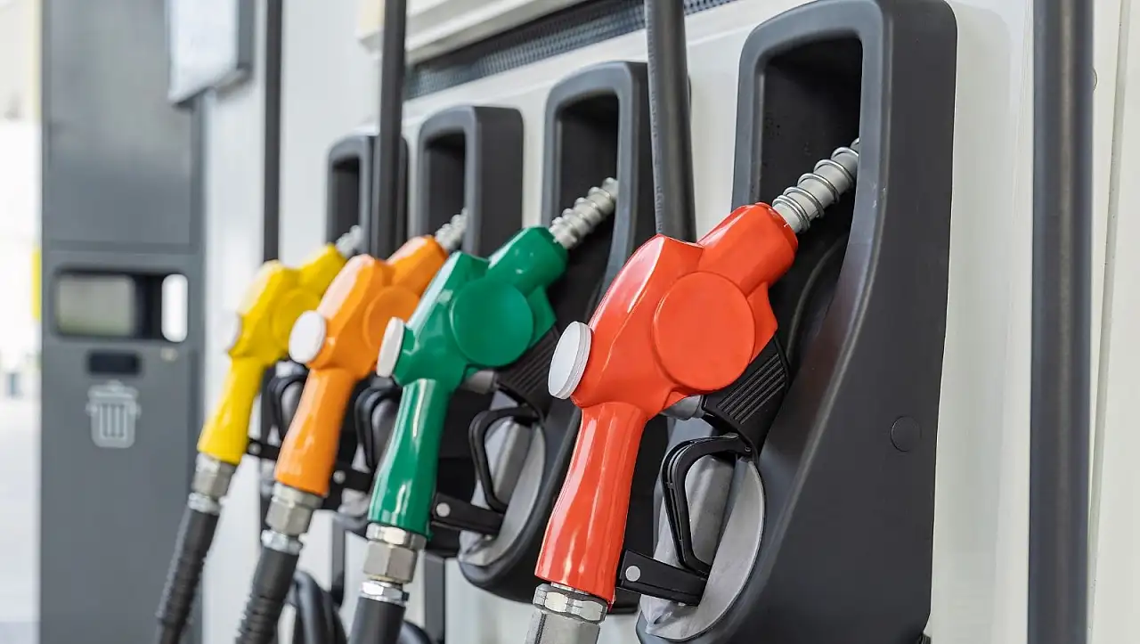 Motorin fiyatlarına dev zam: Bu gece yarısı pompaya yansıyacak! Benzin, motorin (mazot) ve LPG fiyatları ne oldu?