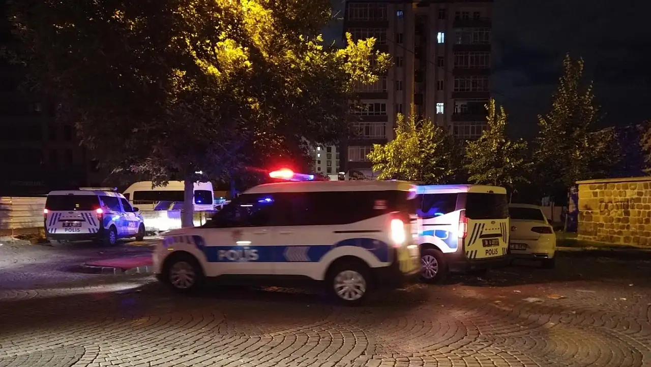Kayseri'de bıçaklı kavga: 1 şahsı yaralayan şüpheli olay yerinden kaçtı!