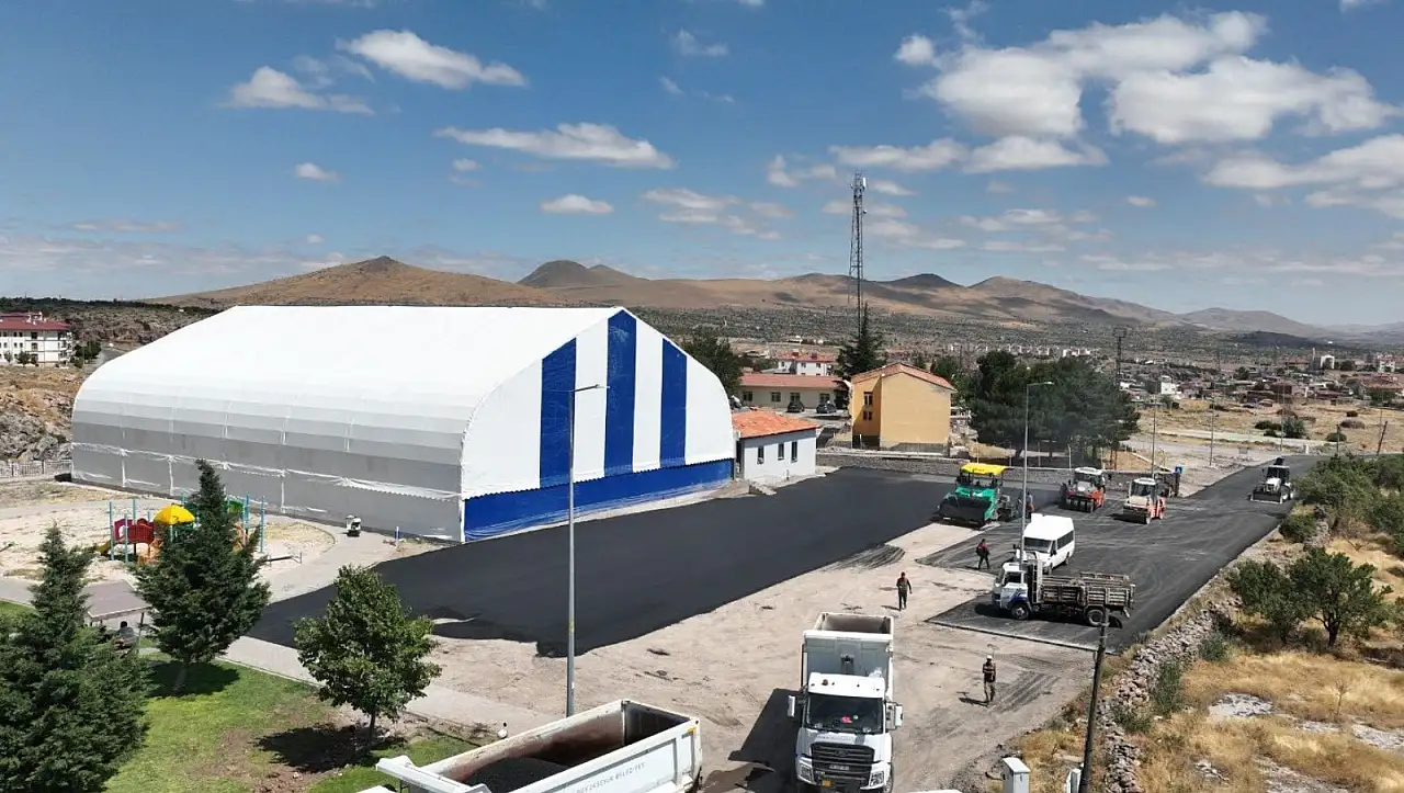 Kayseri kırsalındaki 2 kilometrelik yol çalışmasında son durum!
