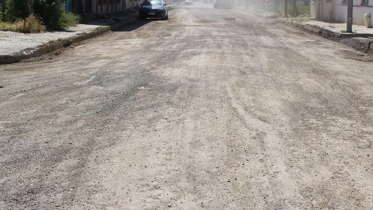 Sarız'da o caddeler baştan sona yenileniyor!