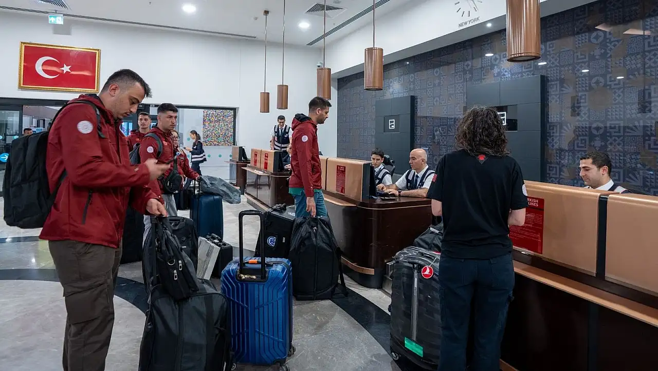 Türk bilim insanları 6'ncı kez Arktik'te - Hedef: 12 farklı bilimsel proje!