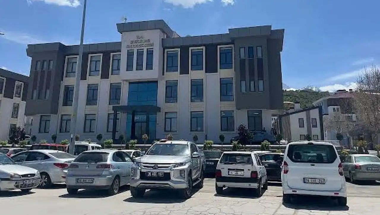 Kayseri'de belediye işhanına 'Tahliye ihtarı'