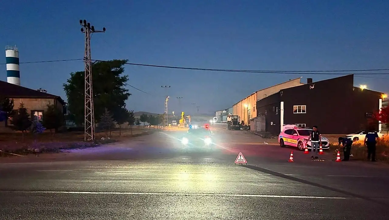 Kayseri'nin o ilçesinde olaylı gece: 1 kişi hayatını kaybetti - 1'i polis 2 kişi yaralandı!