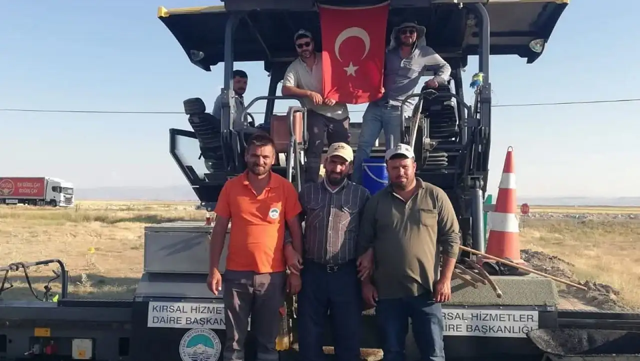 Kayseri'de 17,5 milyon liralık yol çalışmasına muhtardan teşekkür