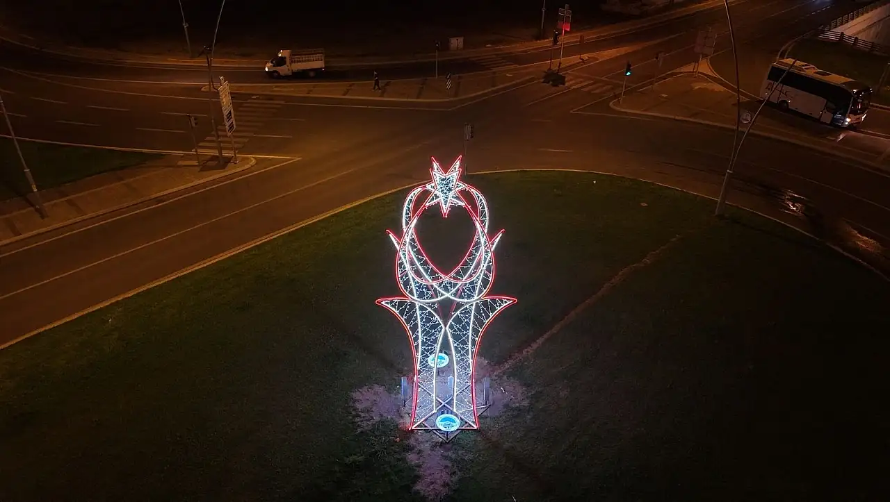 Kayseri'de 1,2 kilometrelik ışık şöleni!