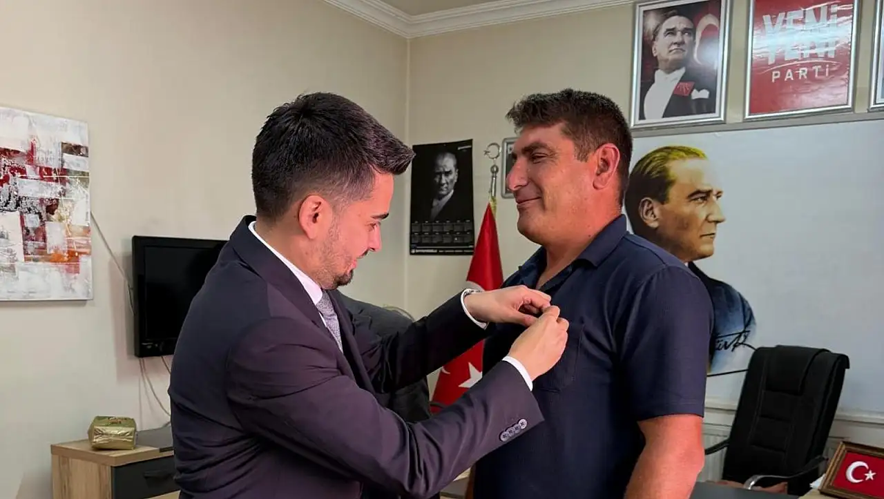 Akkışla'da iki meclis üyesi YENİ Parti'ye katıldı!