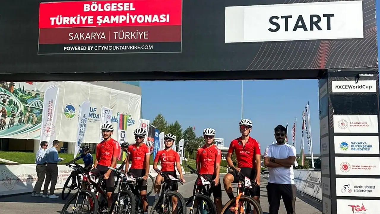 Pedallar Kayseri için döndü! Bisikletçilerden çifte başarı