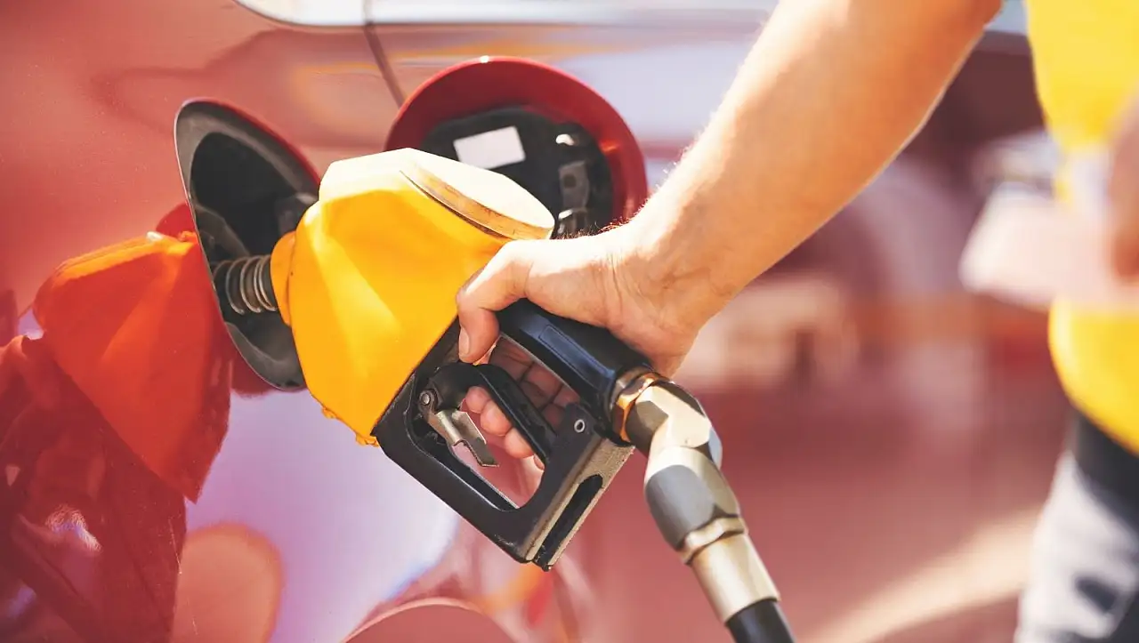 Motorin fiyatlarında dev indirim: Yüzde 13'ü pompaya yansıdı