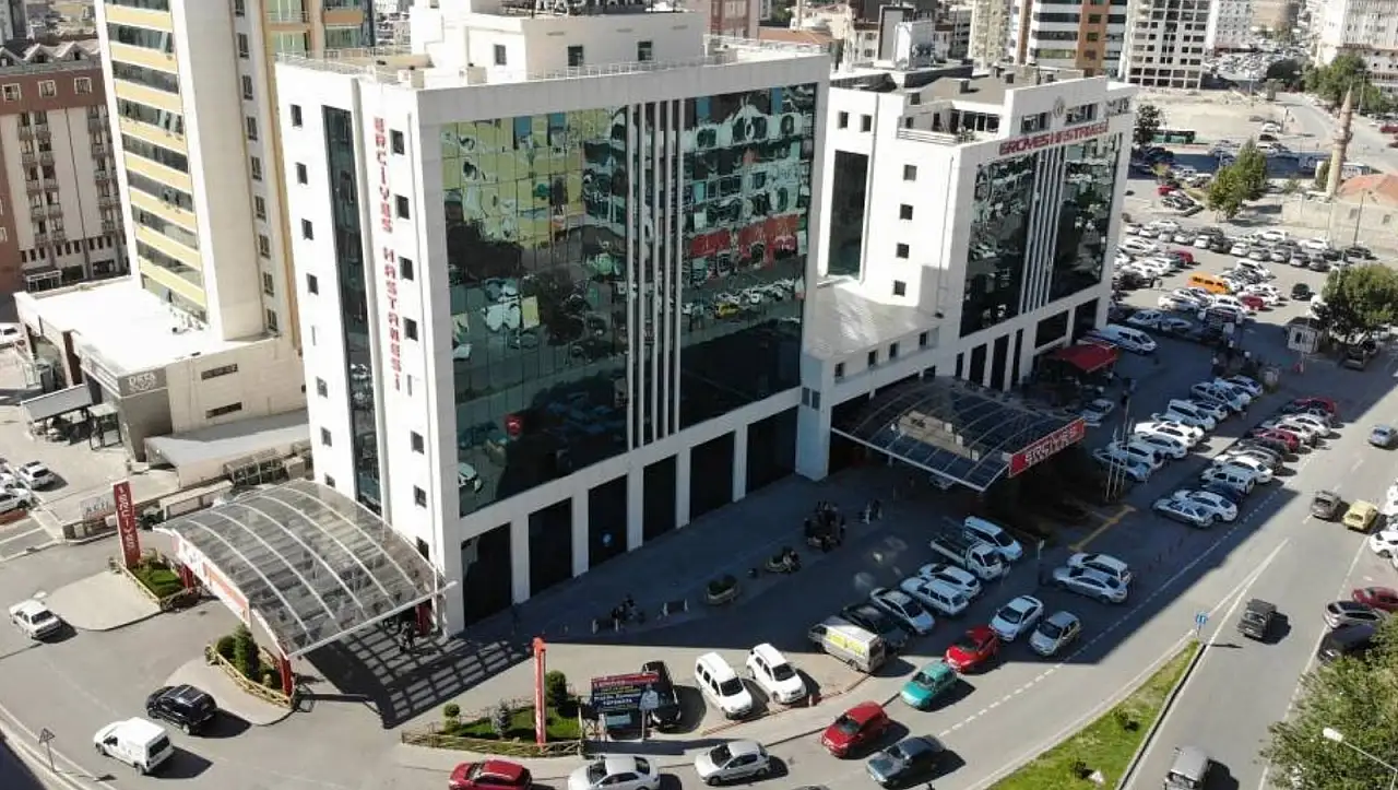 Kayseri'nin göbeğinde satışa çıkan bina ünlü hastaneye ait çıktı!