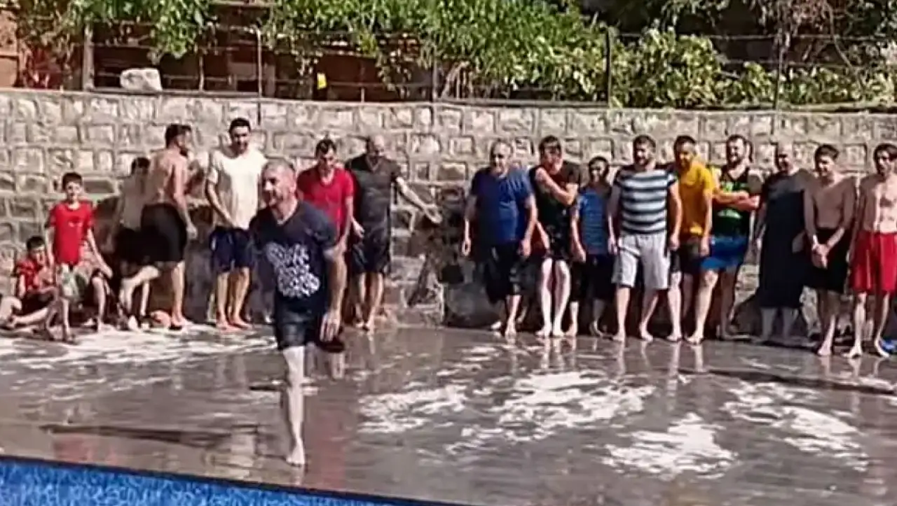 Kayseri'de tarihi havuz halkın kullanıma açıldı!