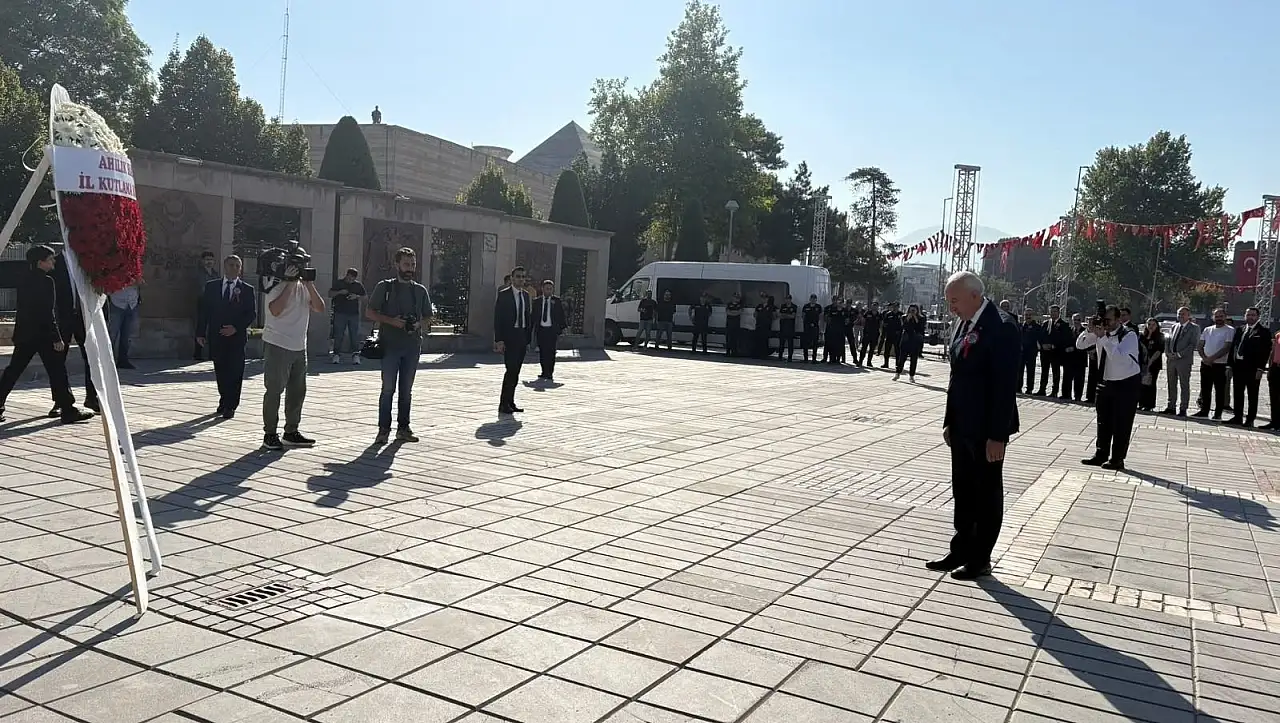 Kayseri'de Ahilik Haftası Cumhuriyet Meydanı'nda başladı!