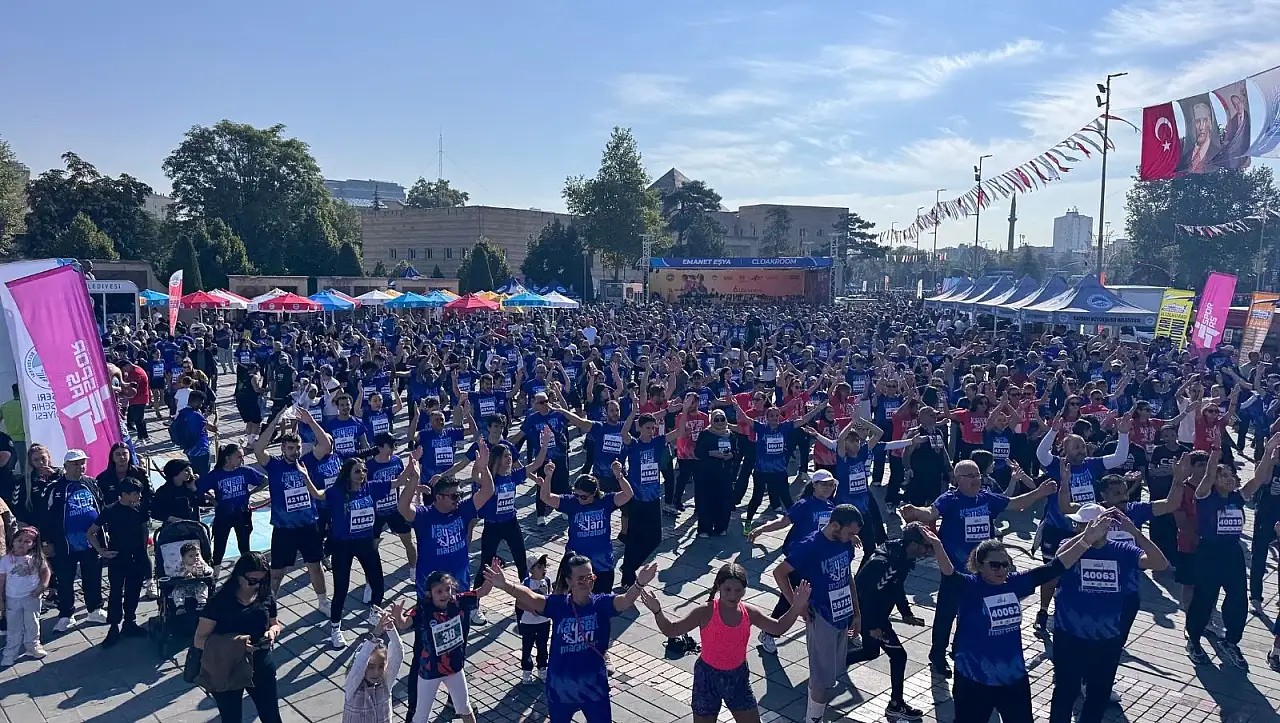 Kayseri'de 6. Uluslararası Yarı Maraton Halk Koşusu için start verildi!
