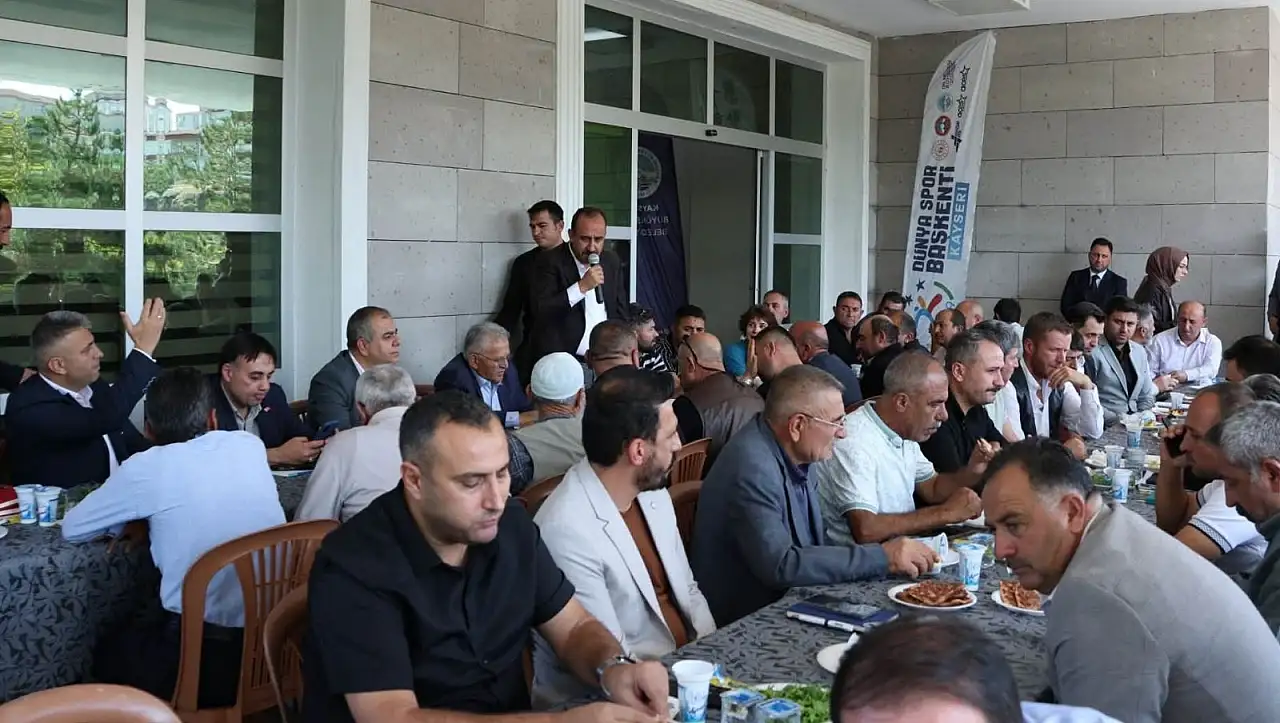 İncesu'da muhtarlar mahalle mesaisinde: Büyükkılıç ile dikkat çeken istişare!
