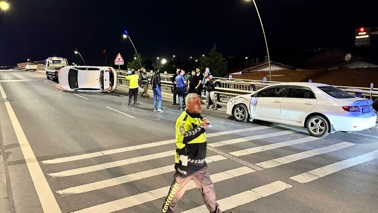 Kocasinan Bulvarı'nda kaza! Araç devrildi: 1 kişi yaralandı!