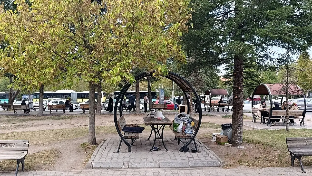 Hastane bahçesinde kaldıkları iddia edilmişti! Aile gerçeği açıkladı!