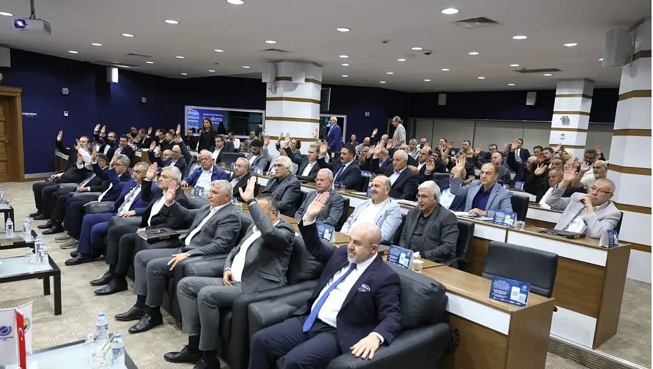 Başkan Büyüksimitci dönemin son meclis toplantısında konuştu