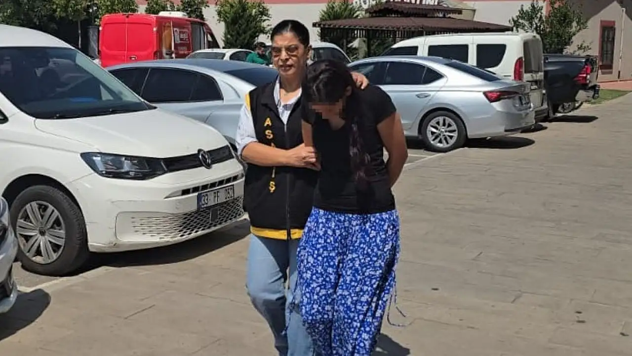 Camiye namaz kılmaya giden vatandaşın cüzdanı ve altını çalındı!