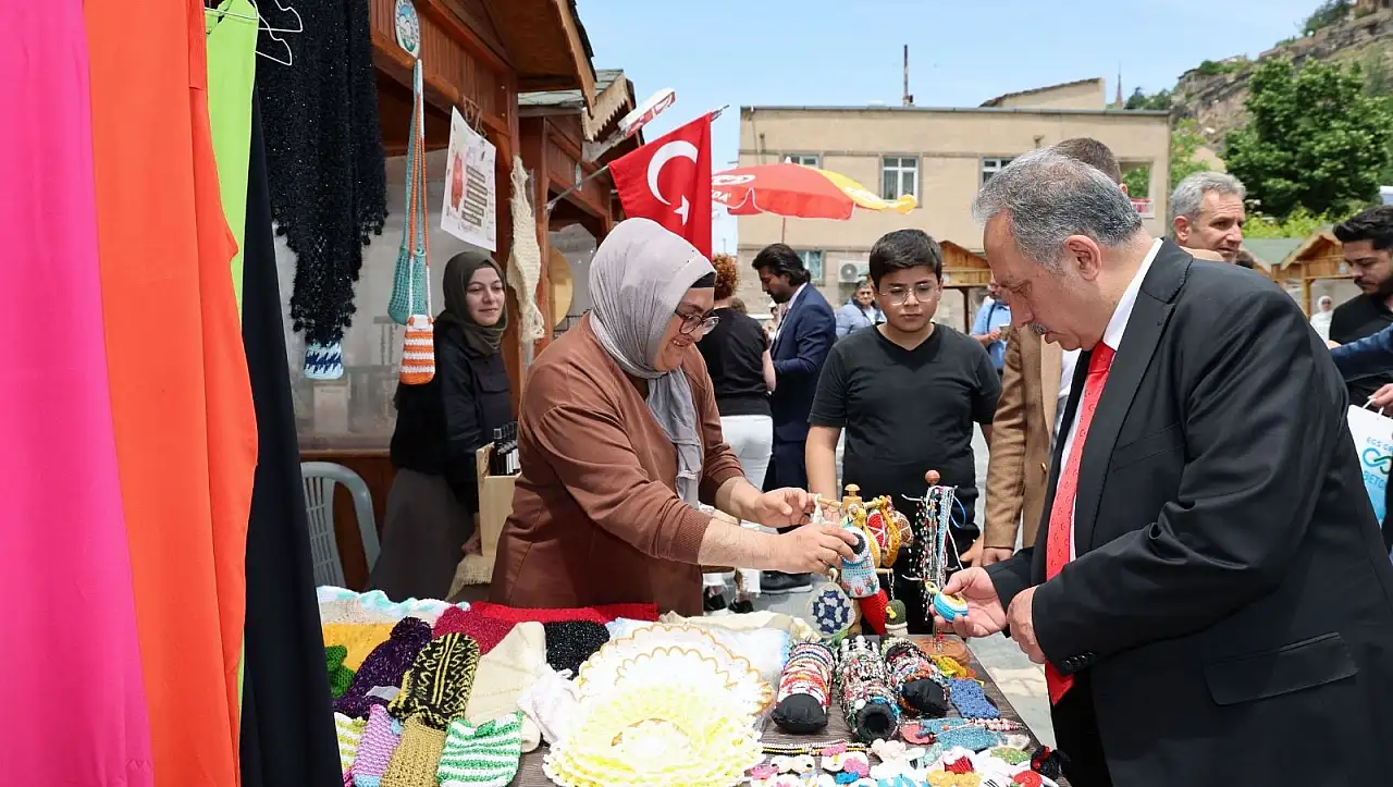 Maharetli Eller Sonbahar'a merhaba diyor!