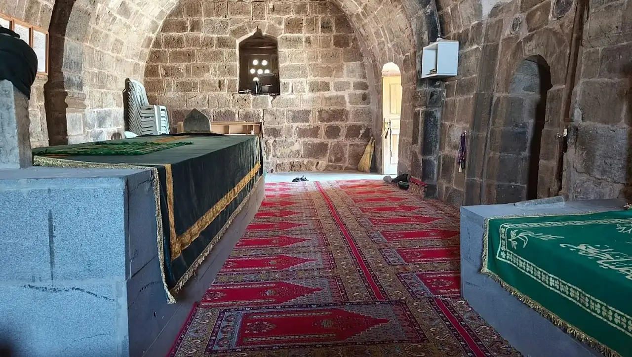 Kayseri'de yaklaşık 2 bin metre yükseklikte: Evliya Türbesi için önemli talep!