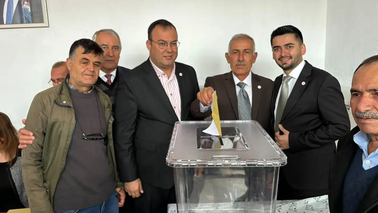 YENİ Parti Sarıoğlan'da tek adaylı kongre: İşte başkanlık koltuğuna oturan o isim!