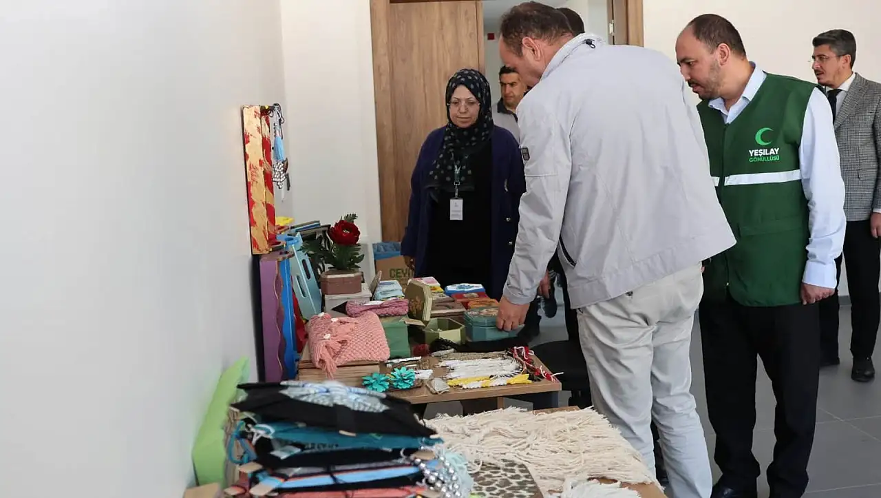 İncesu Belediyesi, Kayseri'nin model merkezine alınan hediyeleri teslim etti!