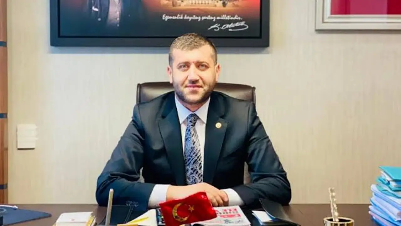 Vekil Ersoy'dan o ilçeye üst geçit yapılması talebi!
