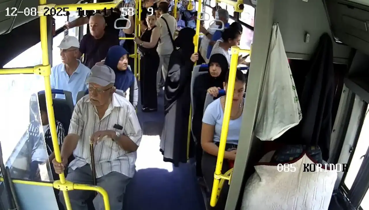Kayseri'de halk otobüsünde fenalaşan yolcuya şoförden hızlı müdahale!