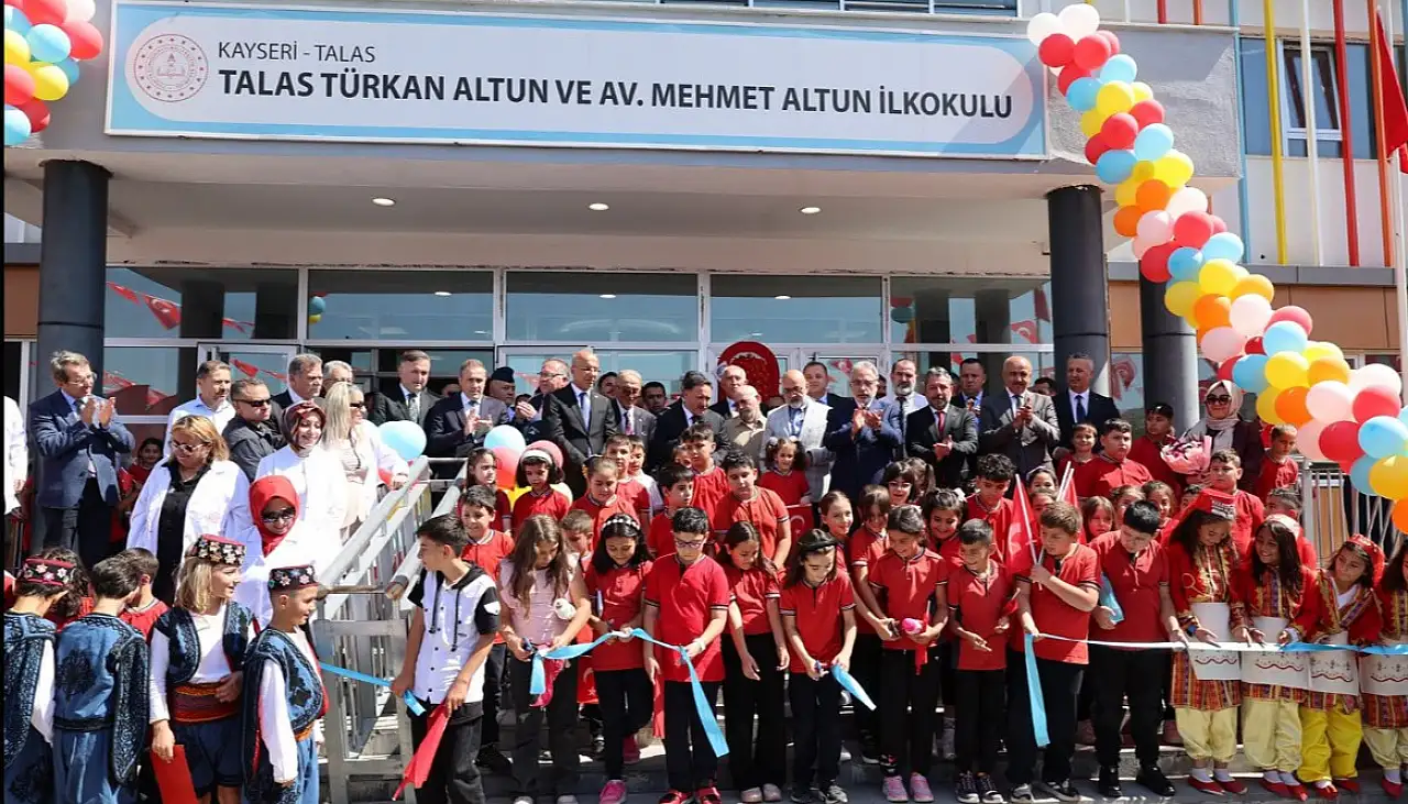 Talas'ta okulların açıldığı gün yeni okul binası hizmete girdi