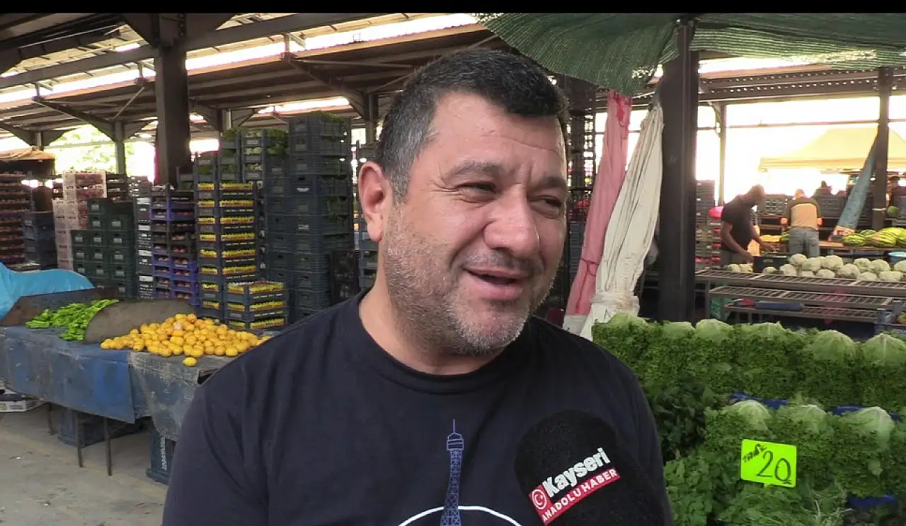 Kayserililer pazara akın etti: Tezgâhlarda fiyatlar ne durumda?