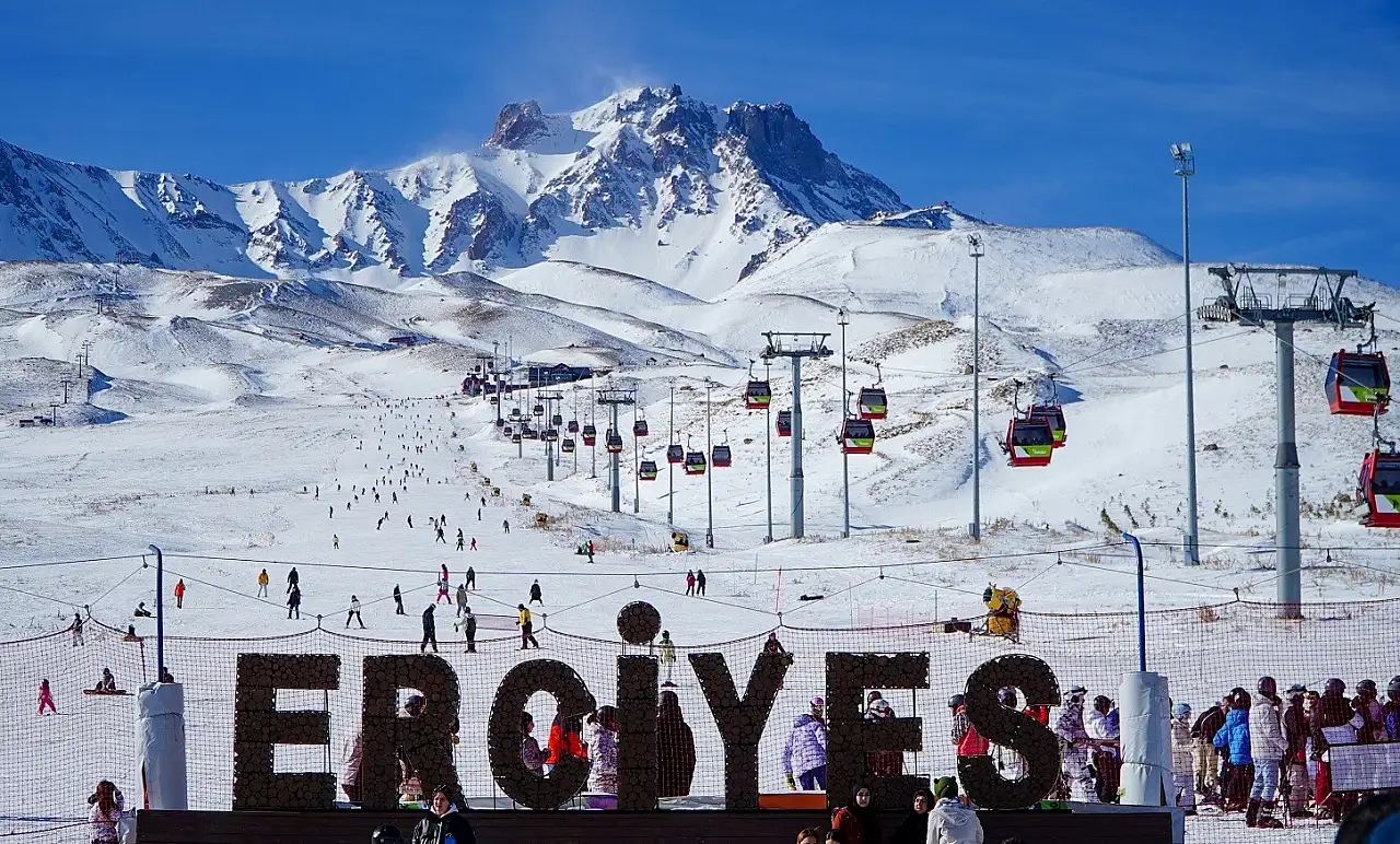 Türkiye yazı konuşuyor Kayseri hâlâ kayak yapıyor