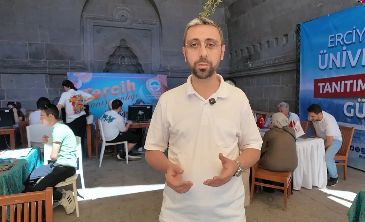 Kayseri Büyükşehir'in ücretsiz YKS tercih danışmanlığı gençlerden tam not aldı
