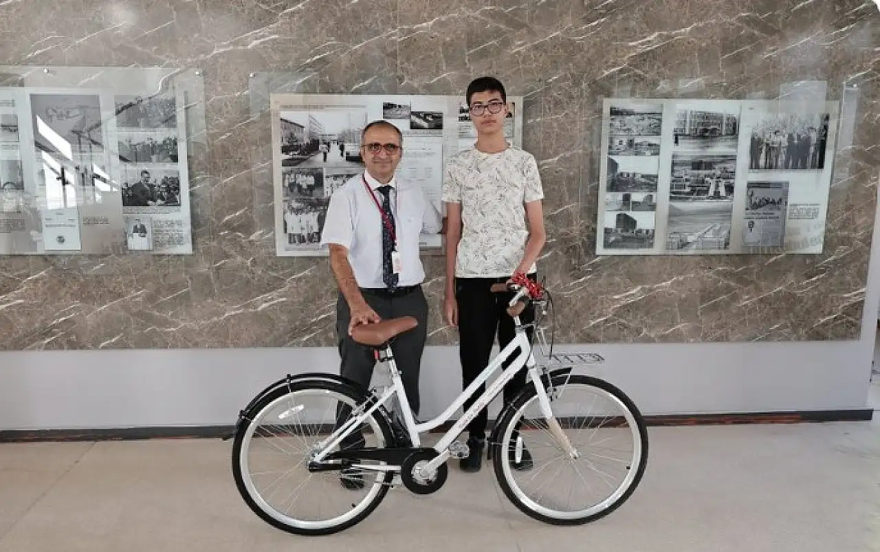 YKS'de ilk bine giren öğrenci ERÜ'yü tercih etti: Üniversite sürpriz yaptı