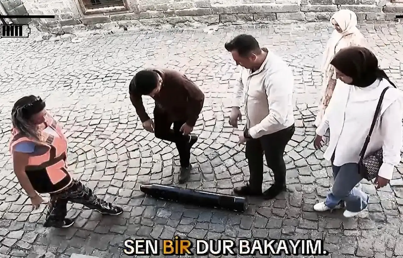 Talas'ta Zafer Bayramı'na özel sosyal deney: Vatandaşlar top mermisini kaldıramadı!