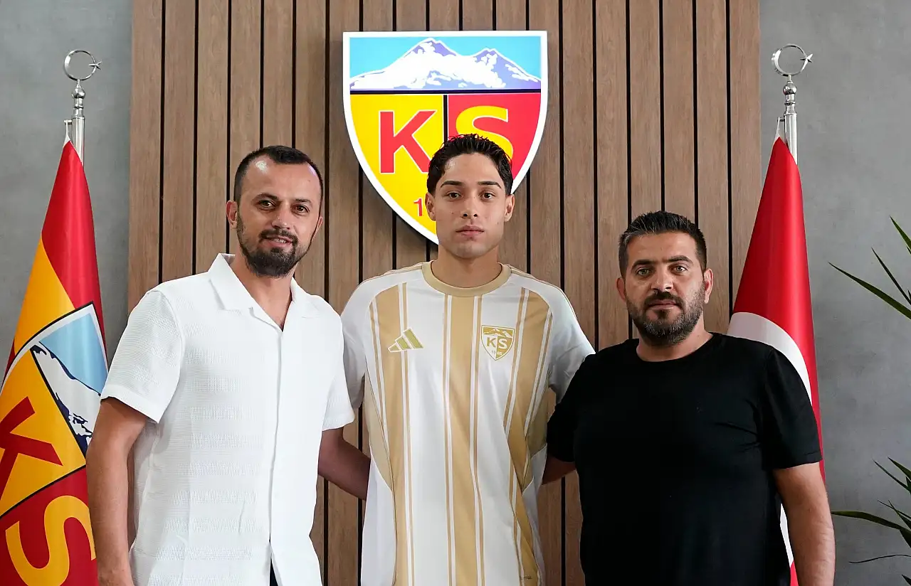 Kayserispor'dan resmi açıklama geldi! 3 yıllık sözleşme imzalandı